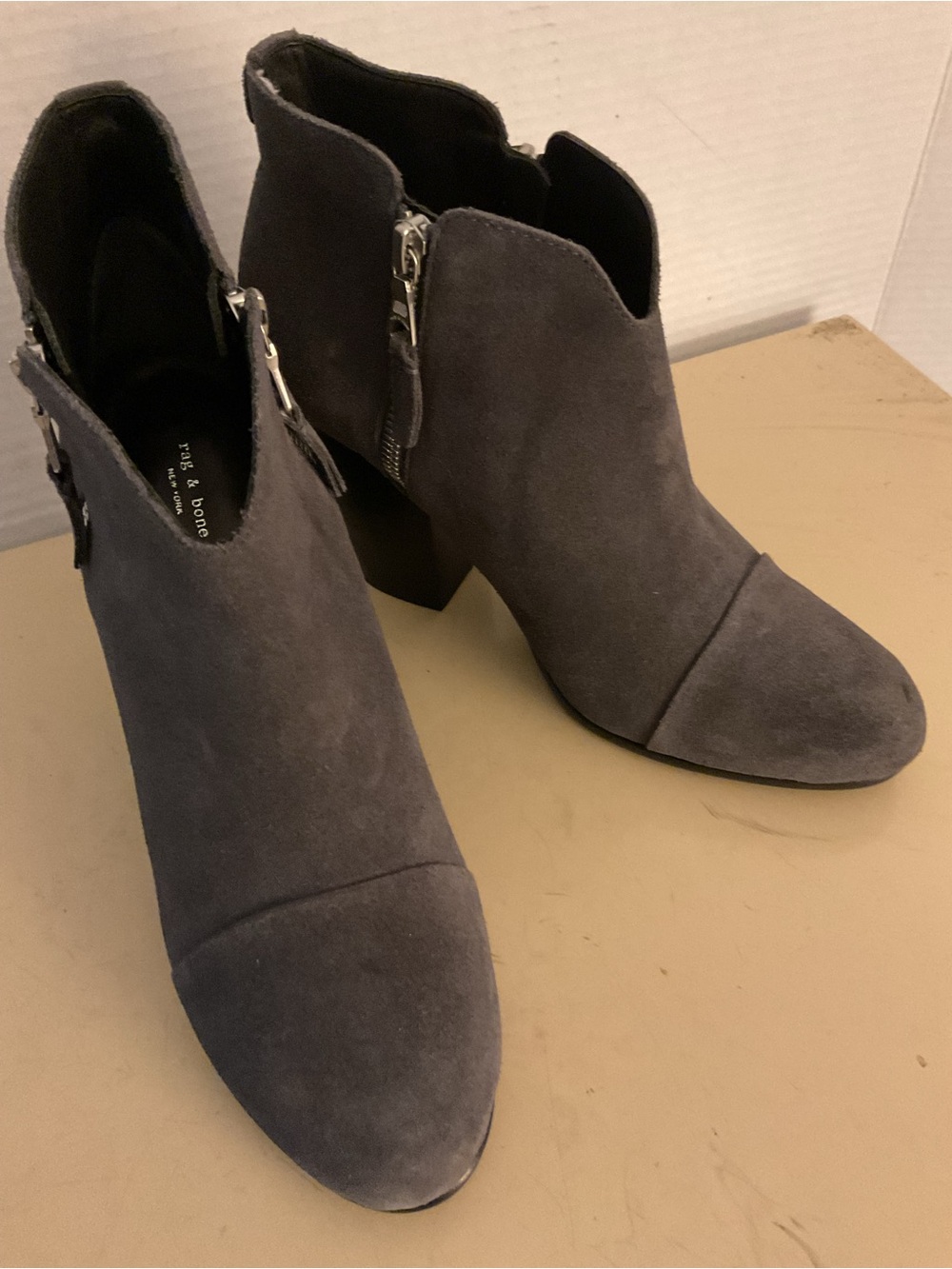 rag & bone  Gray Suede Chelsea heel Margot boots size 7.5